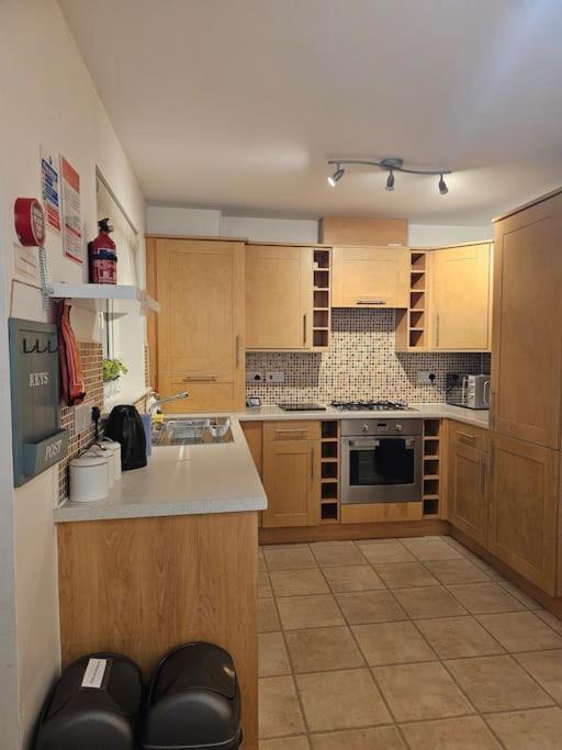The Park View, 2 Bedroom House Κιρκάλντυ Εξωτερικό φωτογραφία